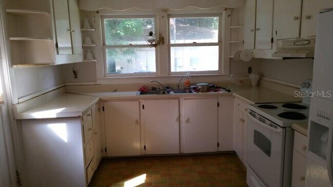 Building Photo - Cozy 3 bedroom, 1 bath for rent near downt...