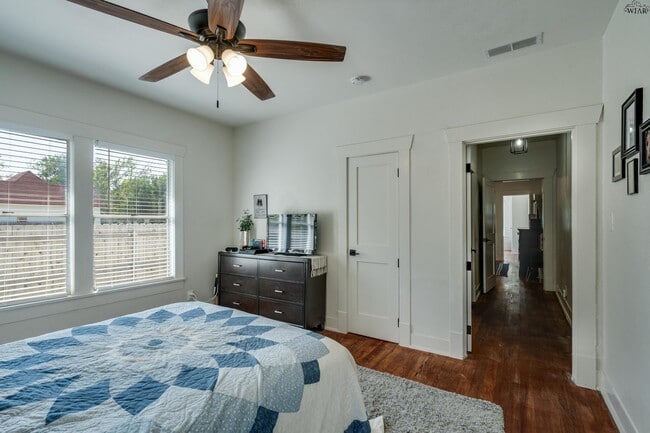 Building Photo - 1113 Taylor St