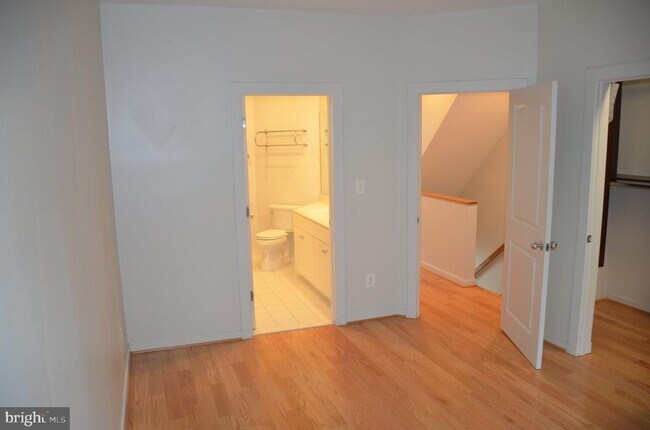 Building Photo - 708 N Henry St