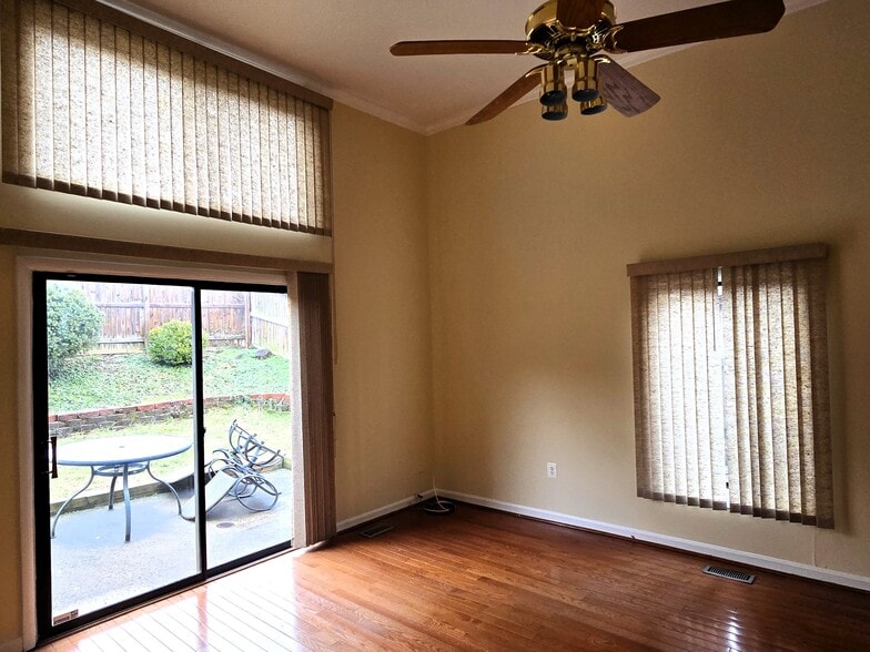 Building Photo - 2033 N Cameron St