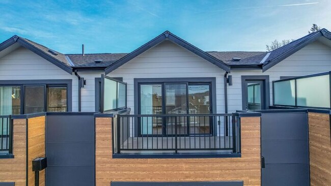 Building Photo - Stunning Brand-New Ballard Townhome with A...