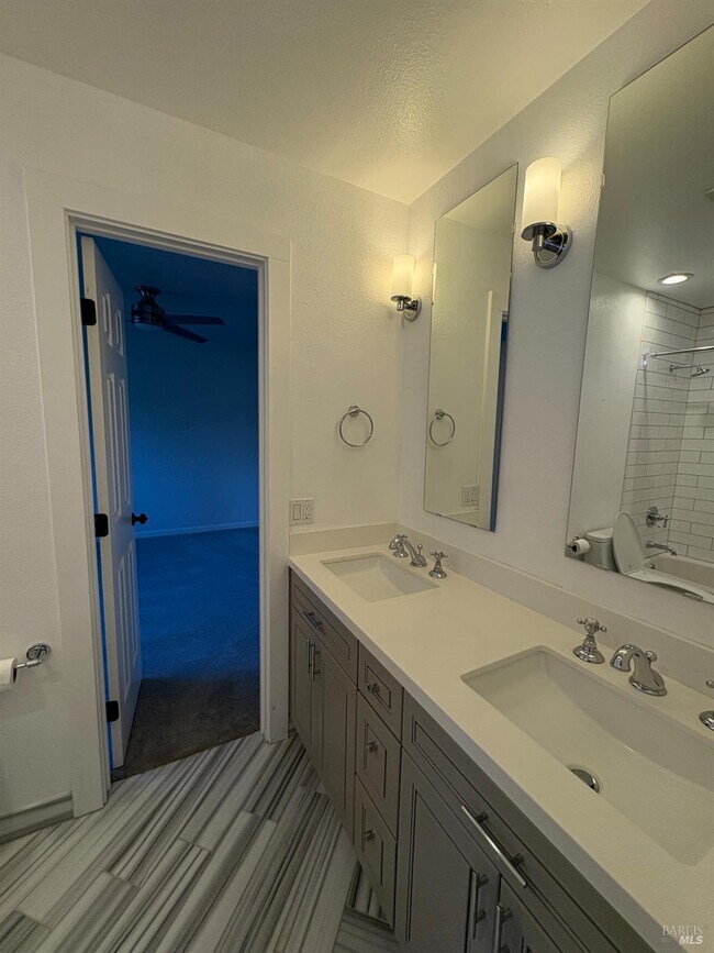 Building Photo - 5705 Davis Cir