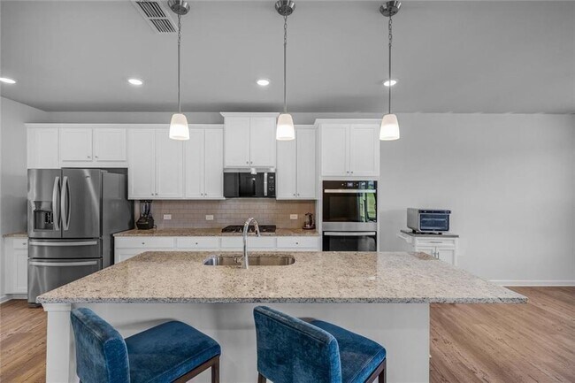 Building Photo - 249 Arwen Dr
