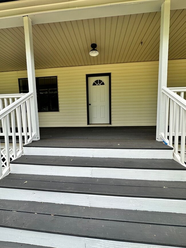 Building Photo - New Brockton, AL!