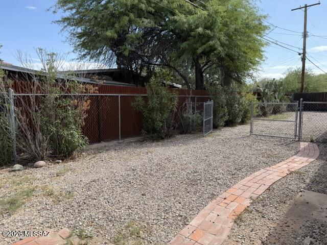 Building Photo - 1431 E Adelaide Dr