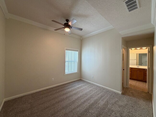 Building Photo - 3 Bedroom Single Story Home Available Near McMahon Blvd NW & Kayenta St NW!