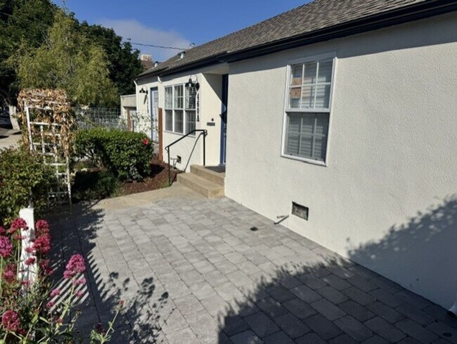 Building Photo - Charming 2 Bedroom/1 Bath House Downtown SLO