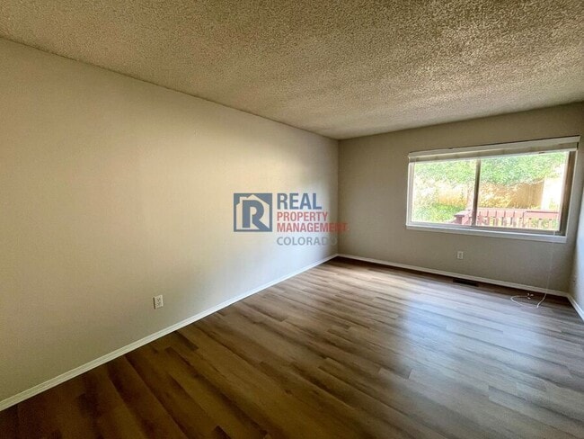 Building Photo - 2229 Villa Rosa Dr