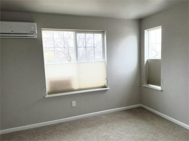 Building Photo - One Bedroom Carriage Home Available in Laf...