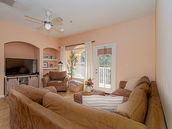 Building Photo - 5020 Fairways Cir