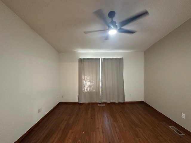 Building Photo - 13909 Fairhill Ave