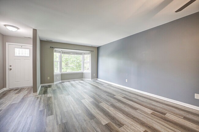 Building Photo - 13711 Flowing Brook Ct