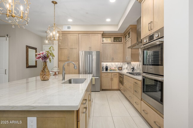 Building Photo - 5250 E Deer Valley Dr