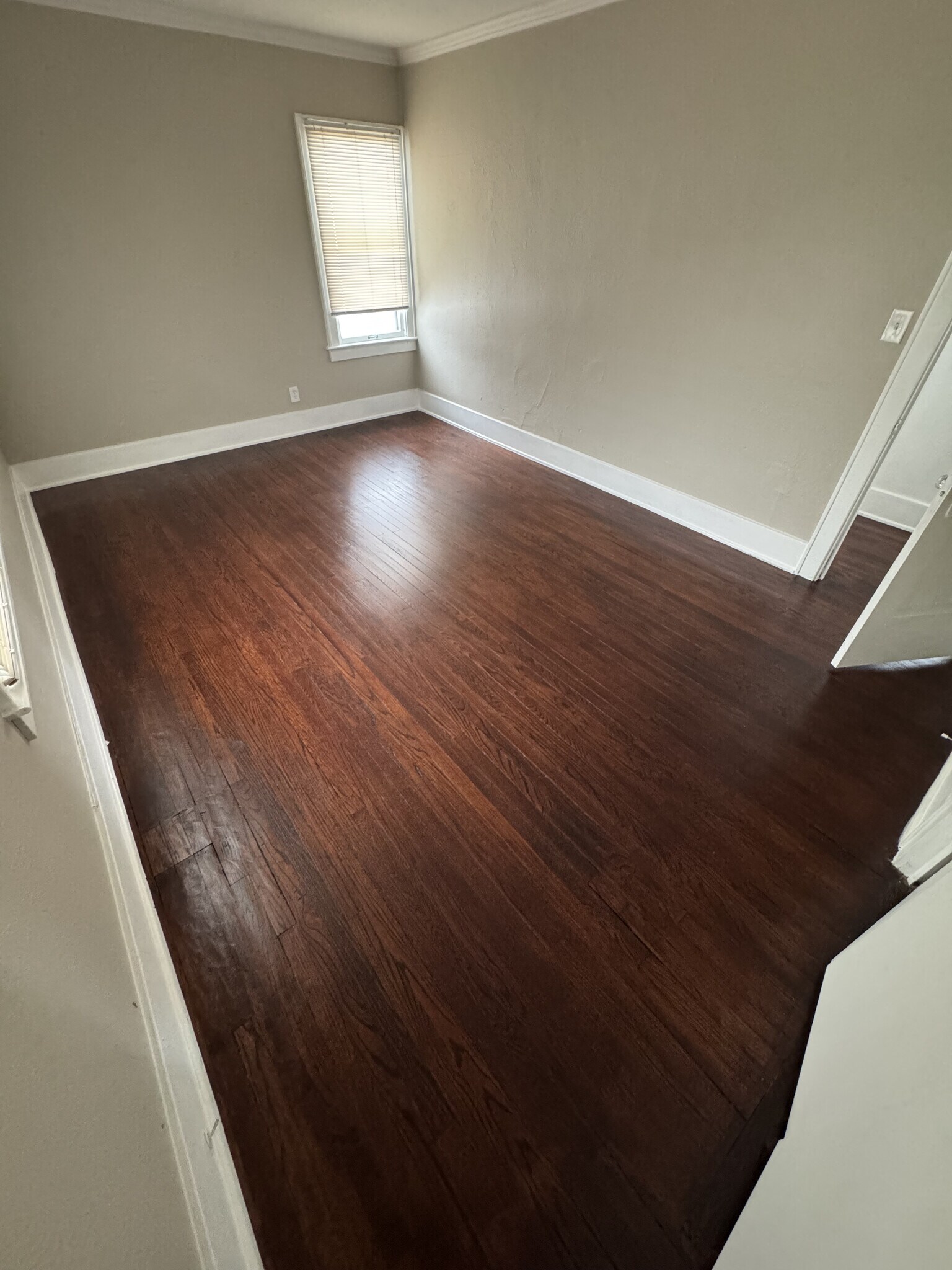 Building Photo - 721 Thomson St