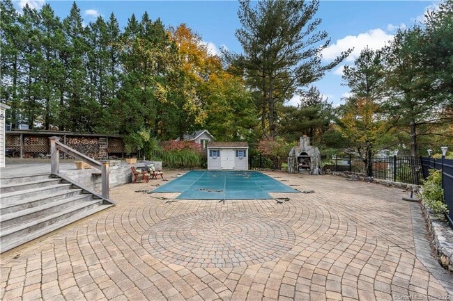 Building Photo - 4 Woodvale Rd Ext