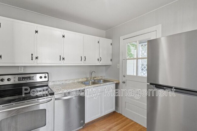 Building Photo - 115 S Holly Ave