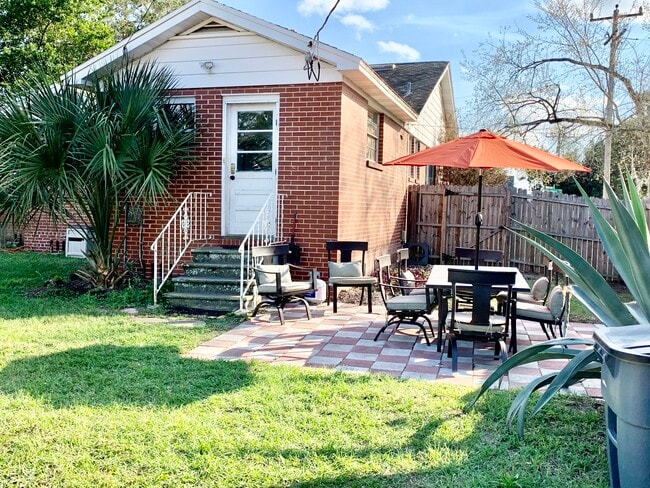 Building Photo - 5057 Blackburn St