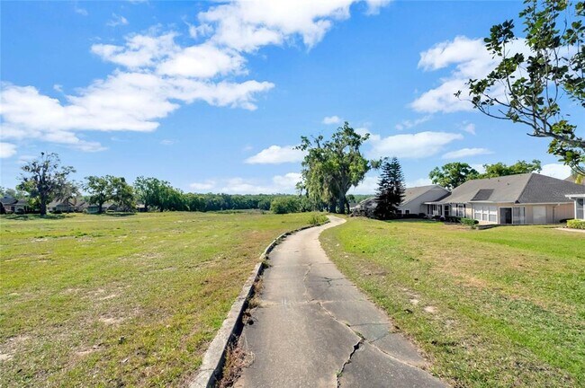 Building Photo - 1236 Villa Ln