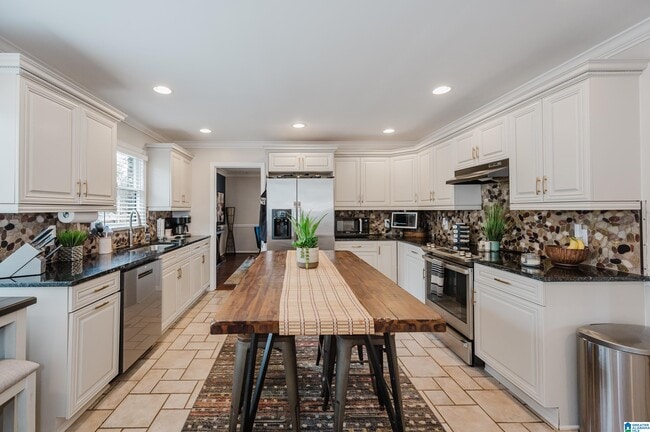 Building Photo - 2871 Wisteria Dr