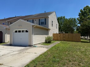 Building Photo - Rosemont Forrest-Three Bedroom End Unit Townhome
