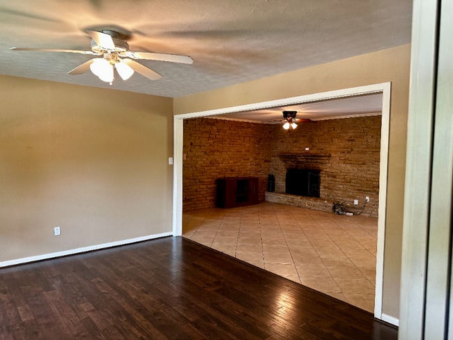 Building Photo - 8919 Whippoorwill Dr