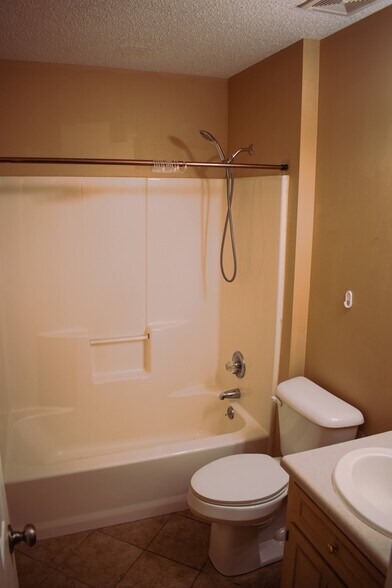 Guest Bathroom - 102 Michael Cir