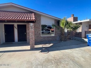 Building Photo - 2901 Beachcomber Dr