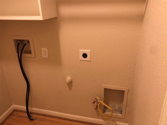 Building Photo - 17218 Mitchell Pass Ln