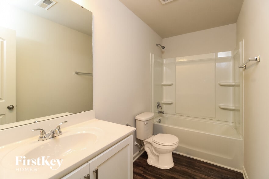 Building Photo - 1618 Dodson St