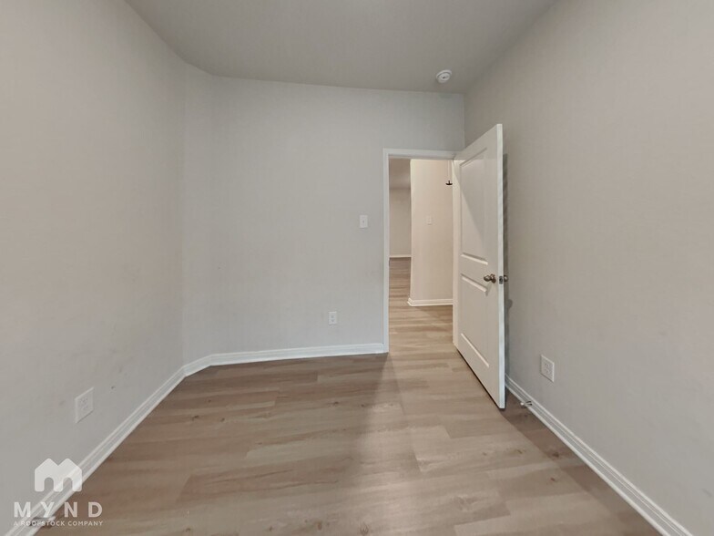 Building Photo - 15507 Caramel Spgs Dr