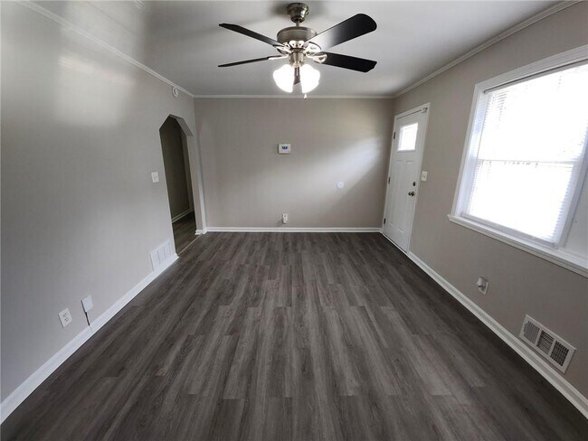 Building Photo - 2879 Port Royal Ln