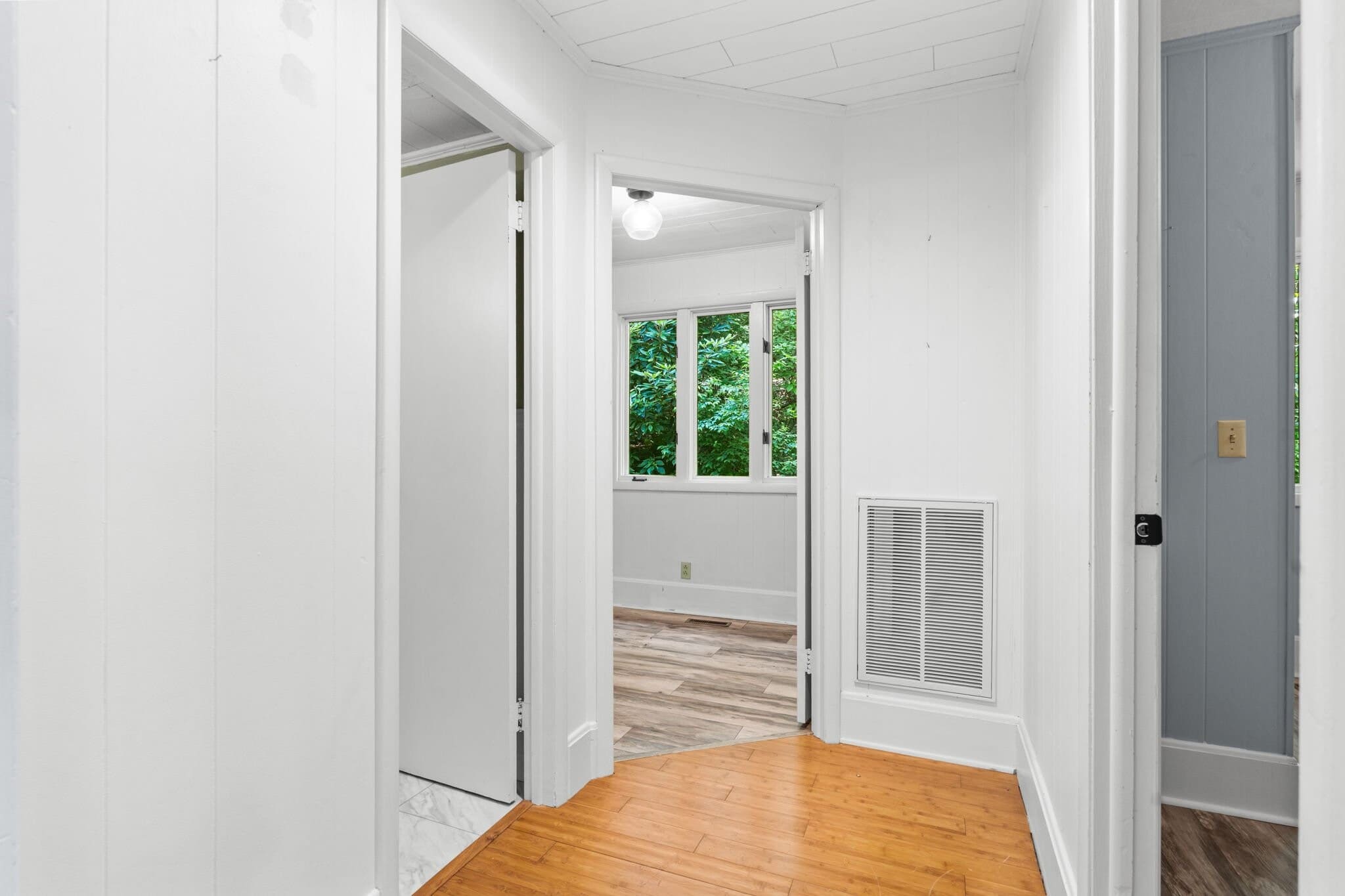 Building Photo - 864 Trojan Horse Cir