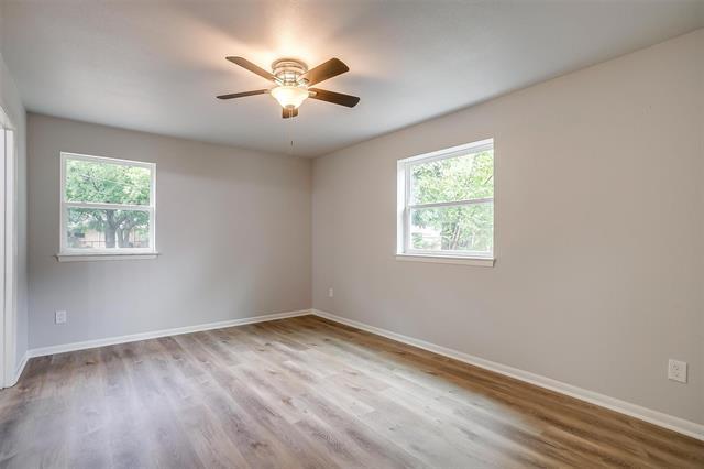 Building Photo - 144 NW Suzanne Terrace