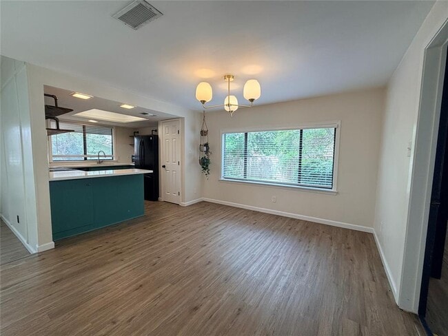 Building Photo - 115 Spanish Oak Cir