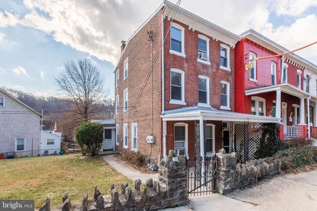 Building Photo - 503 Ford St