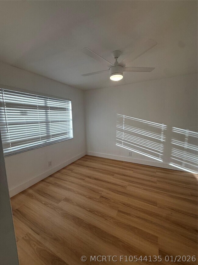 Building Photo - 2075 Coral Ridge Dr