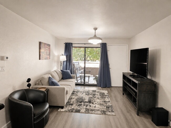 Building Photo - "Chic & Cozy 2-Bed, 2-Bath Furnished Retreat with Granite Elegance in Glendale Steps from Banner ...