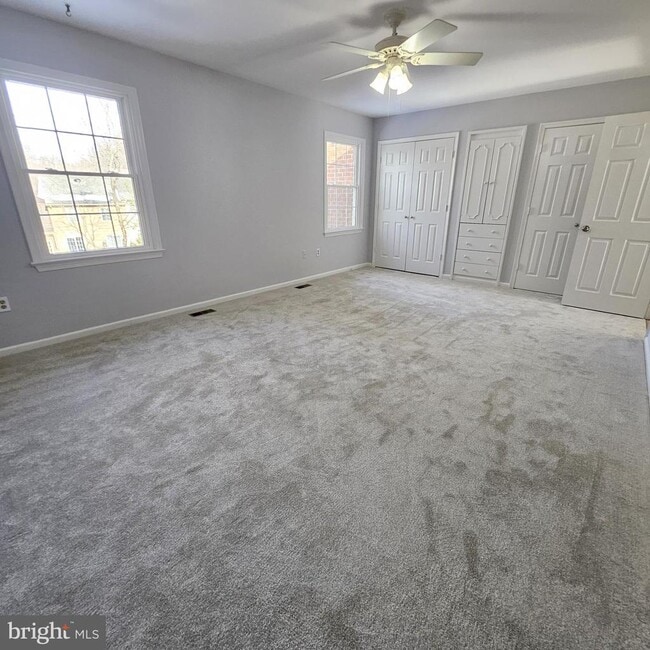 Building Photo - 7244 Greentree Rd