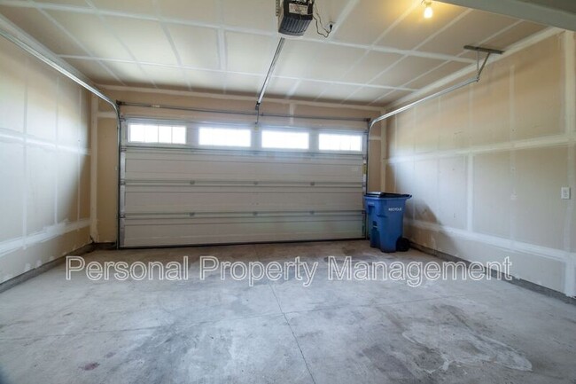 Building Photo - 102 NW 76th St