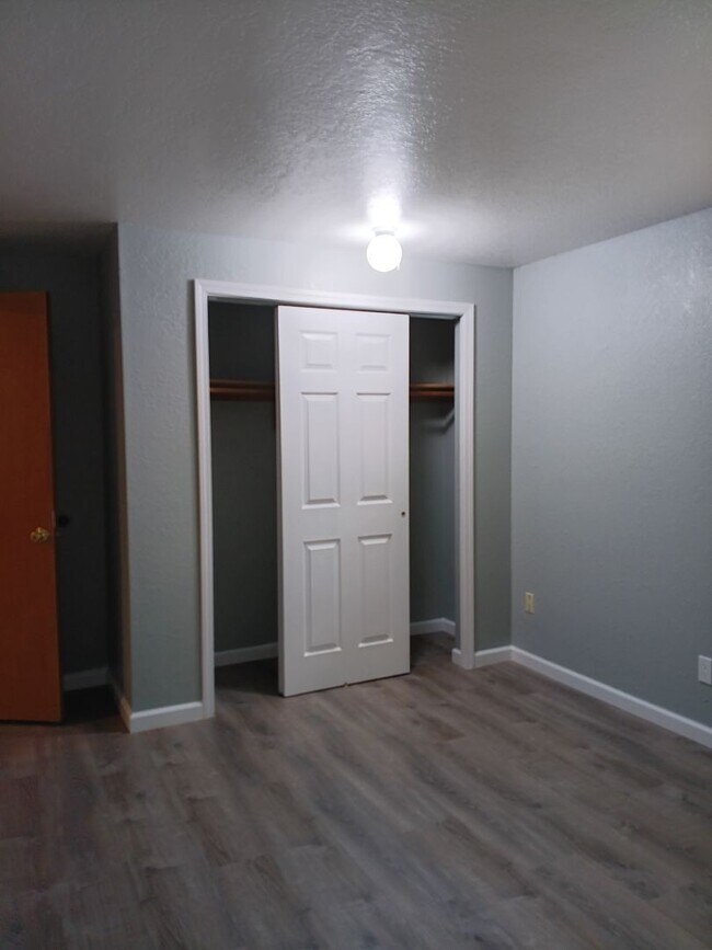 Building Photo - This Gem Of A House is Ready For You!