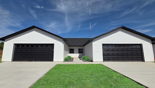 Building Photo - 523-525 Rustic Ridge Drive (Lot 6)