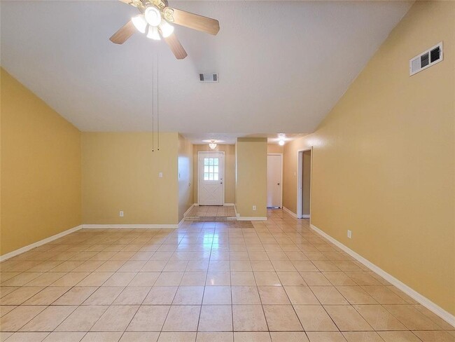 Building Photo - 20431 Jasperwood Ln