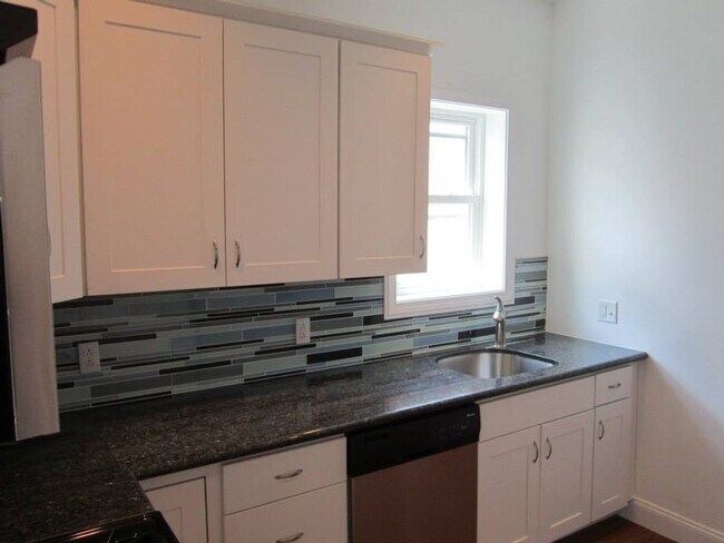 Building Photo - 159 S 18th St