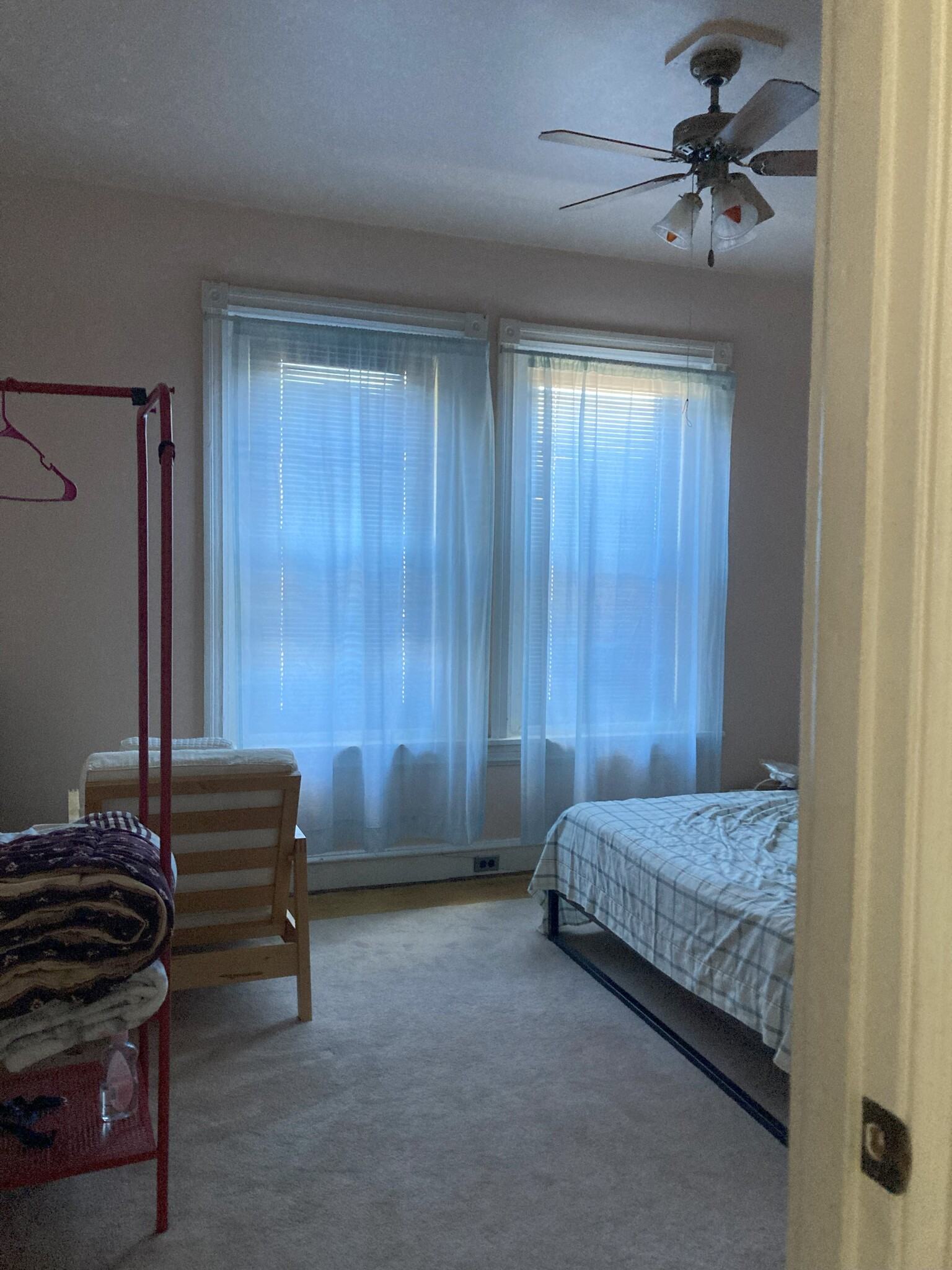 Large sunny Bedroom - 227 Buckingham Pl