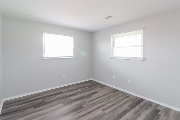 Building Photo - 2372 Bluelark Dr