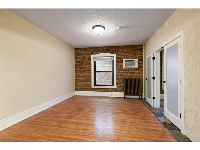 Building Photo - 1204 Harmon Pl
