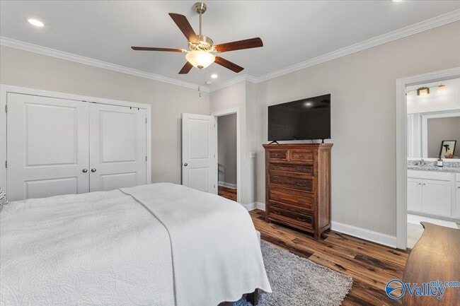 Building Photo - 38 Pine St