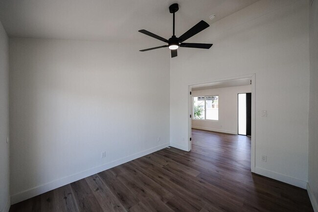 Building Photo - 3001 W Mercer Ln