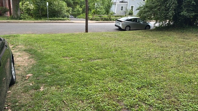 Street view from front of Lee St - 114 S Lee St