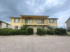 Building Photo - 1106 Eastside Dr